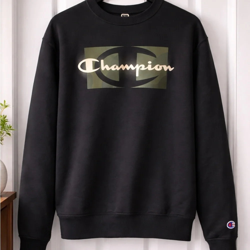 Champion Men's Black and Camo Crew Sweatshirt - Picture 2 of 5